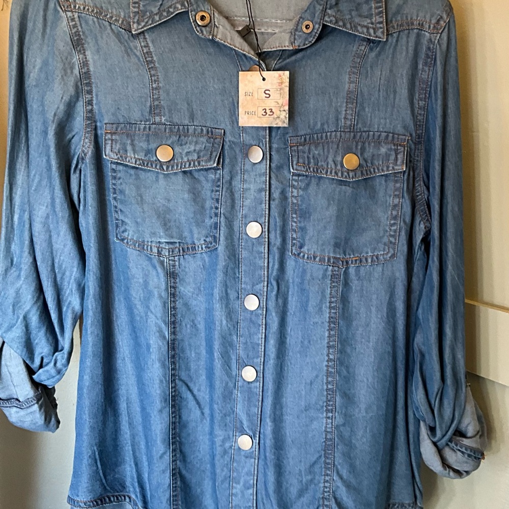 Blu Pepper Chambray Button Down Shirt